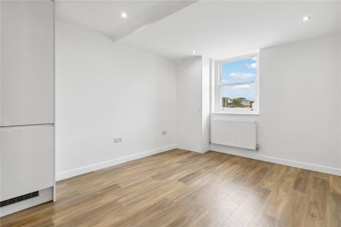 2 bedroom flat to rent, Disraeli Road, London