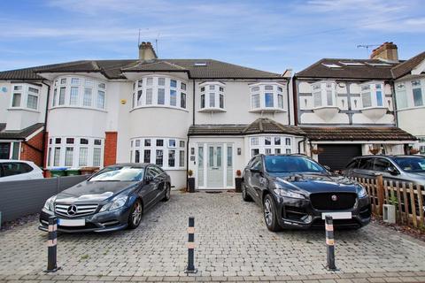 4 bedroom semi-detached house to rent, The Drive, Bexley