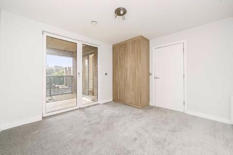 2 bedroom apartment to rent, Finchley Road, London