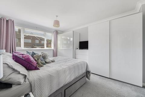 30 Felton Lea, Sidcup, DA14 6BA