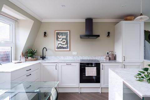 25a Dalling Road, London, W6 0JD