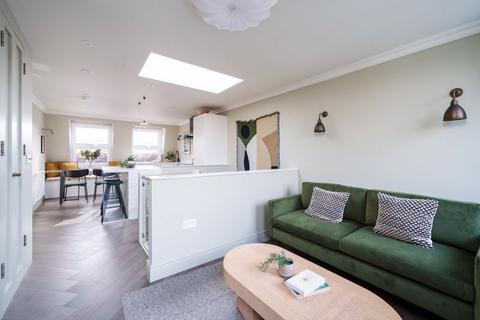 25a Dalling Road, London, W6 0JD