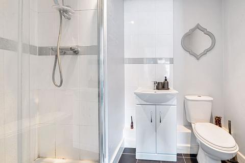 Flat 3, Platinum Apartments, 69 Lower Road, Kenley, CR8 5FF
