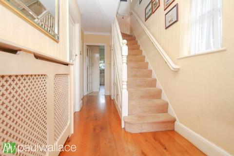 135 High Road, Broxbourne, EN10 7BS