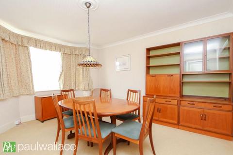 135 High Road, Broxbourne, EN10 7BS