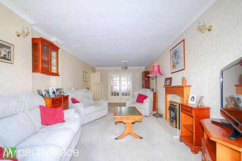 135 High Road, Broxbourne, EN10 7BS