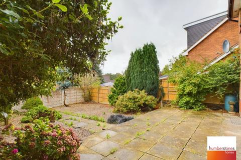 12 Honeysuckle Close, Quinton, Birmingham, B32 1RF