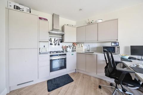 1 bedroom flat for sale, Buckingham House East, The Broadway, Stanmore HA7