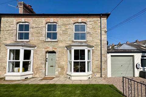 4 bedroom end of terrace house for sale, Campfield Terrace, Truro