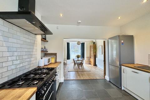 3 Campfield Terrace, Truro, TR1 1HX