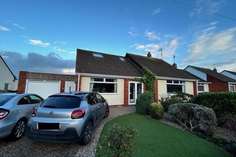 4 bedroom detached bungalow for sale, Compton Way, Abergele