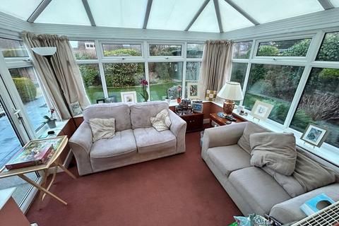 4 bedroom detached bungalow for sale, Compton Way, Abergele