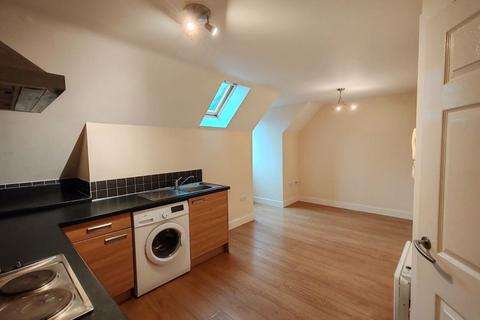 1 bedroom flat to rent, 1 Briarfield Gardens, Huddersfield