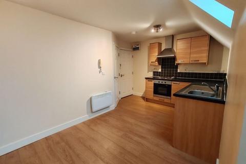 1 bedroom flat to rent, 1 Briarfield Gardens, Huddersfield