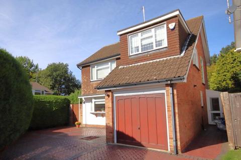 3 bedroom detached house for sale, Princes Way, Brentwood CM13