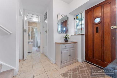 15 Mitchley Grove, South Croydon, CR2 9HS