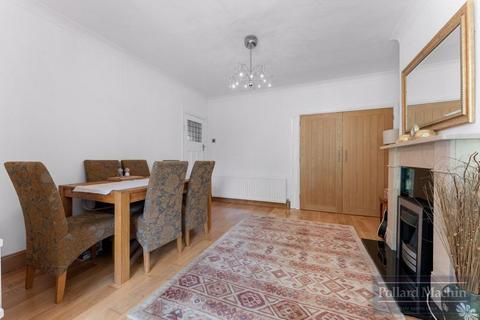 15 Mitchley Grove, South Croydon, CR2 9HS
