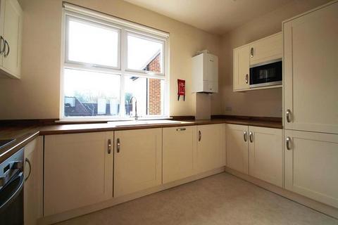 1 bedroom in a house share to rent, High Street, Reigate, RH2