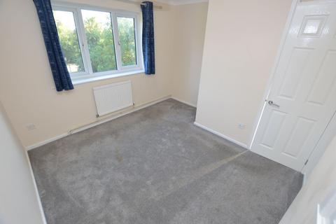 2 bedroom end of terrace house to rent, Cleveland Close, Colchester, CO4