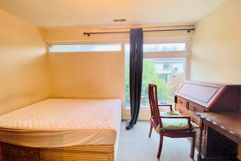 2 bedroom property to rent, Alpine Close, Chichester Road, Croydon, Surrey