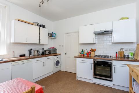 3 bedroom flat to rent, Uxbridge Road, London