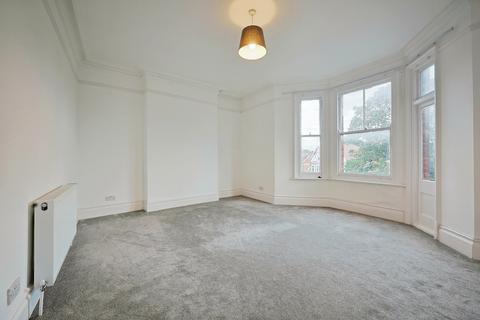 3 bedroom flat to rent, Holmwood Mansions, Uxbridge Road