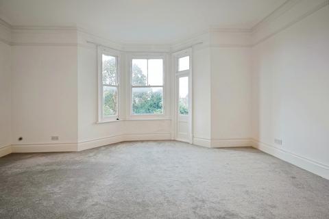 3 bedroom flat to rent, Holmwood Mansions, Uxbridge Road