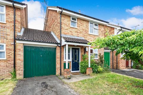 2 bedroom link detached house to rent, Sandringham Way