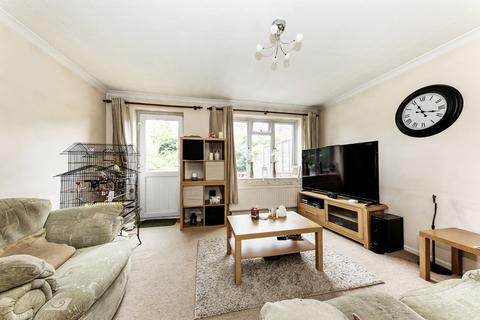 2 bedroom link detached house to rent, Sandringham Way