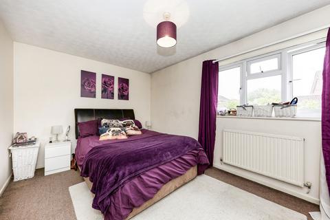 2 bedroom link detached house to rent, Sandringham Way