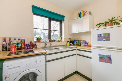 1 bedroom terraced house to rent, Heather Mead