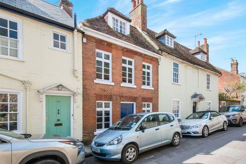 2 bedroom terraced house to rent, St Swithun Street, Winchester