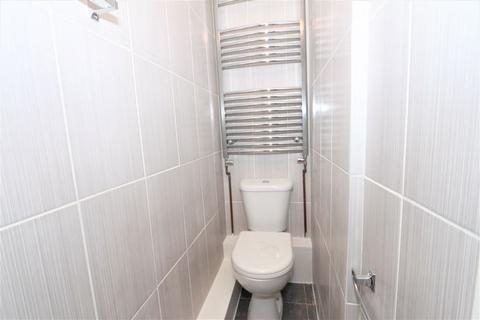 2 bedroom flat to rent, Lymington Avenue, Wood Green N22