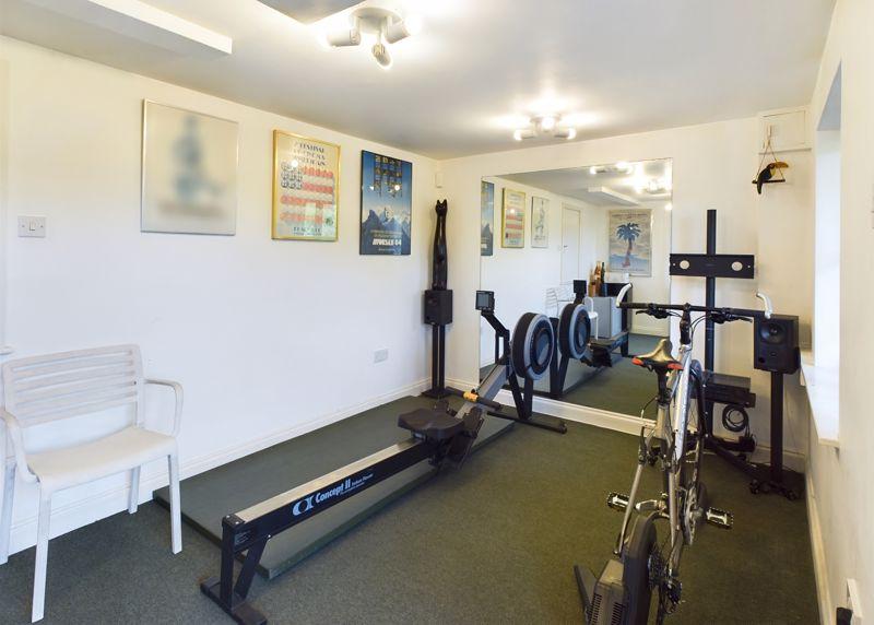 Gym / Workshop /...