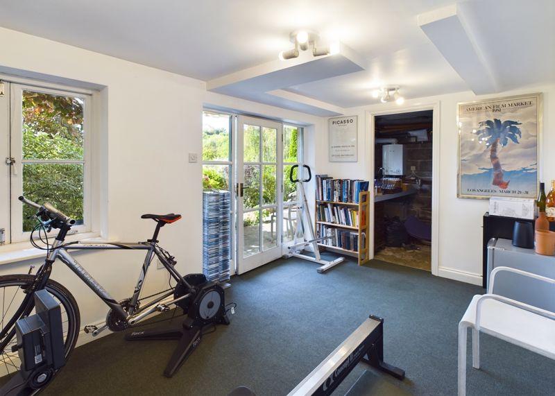 Gym / Workshop /...