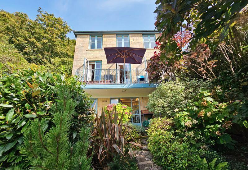Garden to house
