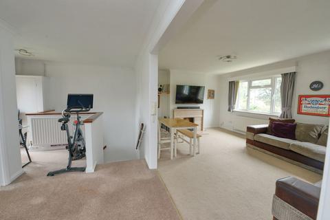 2 bedroom flat for sale, Church Road, Fleet GU51