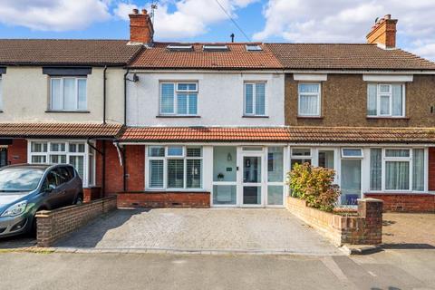 4 bedroom terraced house for sale, Gander Green Lane, Sutton