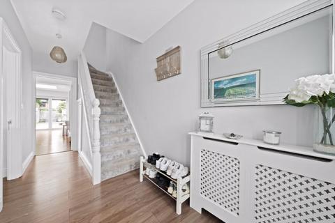 201 Gander Green Lane, Sutton, SM1 2EZ