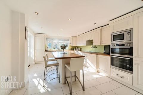 3 bedroom semi-detached house for sale, Corbets Tey Road, Upminster, RM14