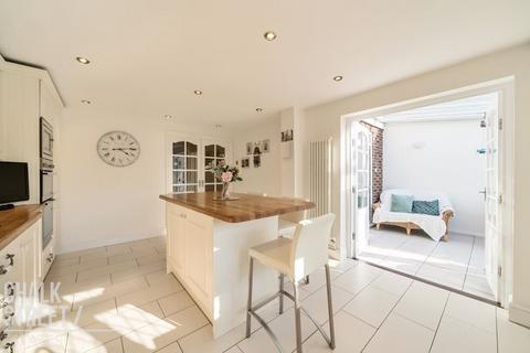 200 Corbets Tey Road, Upminster, RM14 2BJ