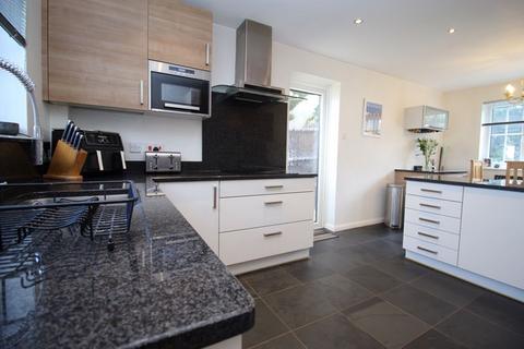 18 Firs Drive, Hedge End, Southampton, SO30 4QL
