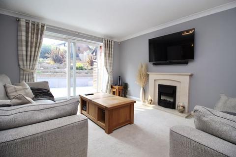 18 Firs Drive, Hedge End, Southampton, SO30 4QL