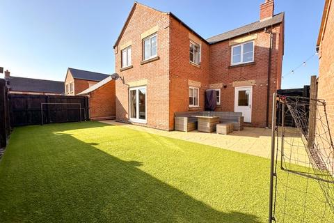 4 bedroom detached house for sale, Matterhorn Close, Biddulph