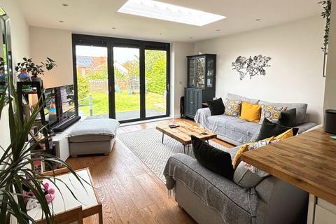 6 Ashmore Road, Gloucester, GL4 6SY