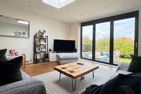 6 Ashmore Road, Gloucester, GL4 6SY