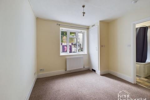 1 bedroom flat to rent, New Road, Chatham