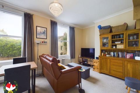 Flat 3, 7 Spa Road, Gloucester, GL1 1UY