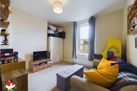 Flat 3, 7 Spa Road, Gloucester, GL1 1UY