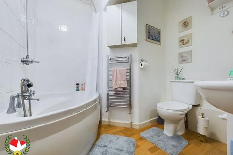 Flat 3, 7 Spa Road, Gloucester, GL1 1UY